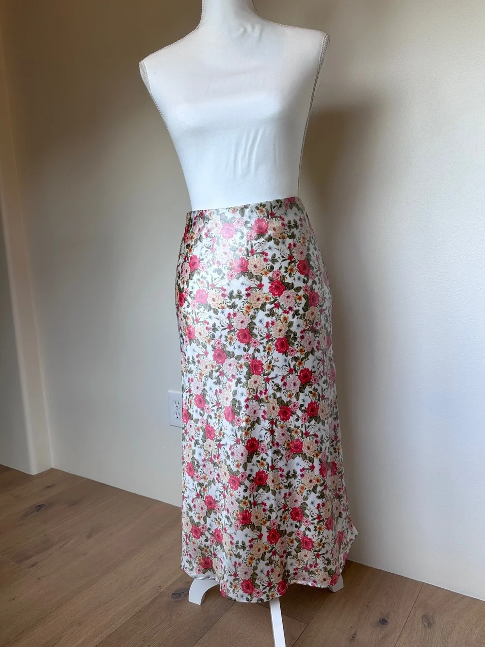 WAYF Floral Satin Maxi Skirt Pink Ivory Cottagecore Y2K Size XS